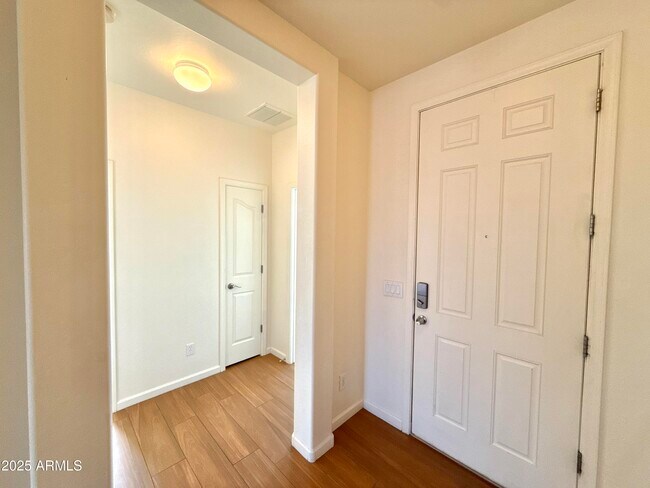 Foto del edificio - 1819 S 238th Ln