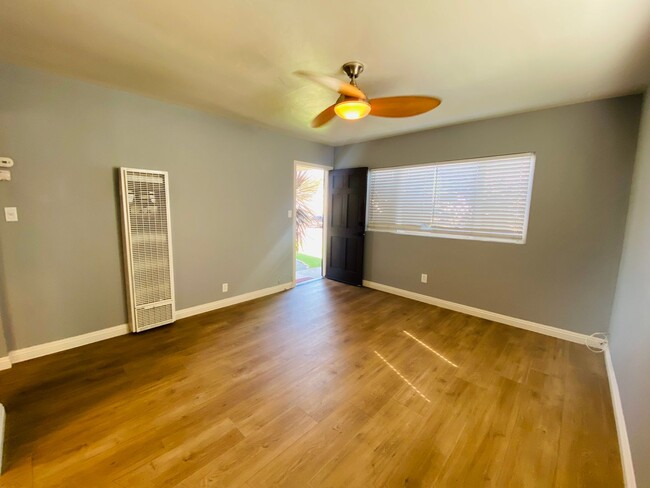 Building Photo - Lovely remodeled 3 bed 1 bath in Pacific B...