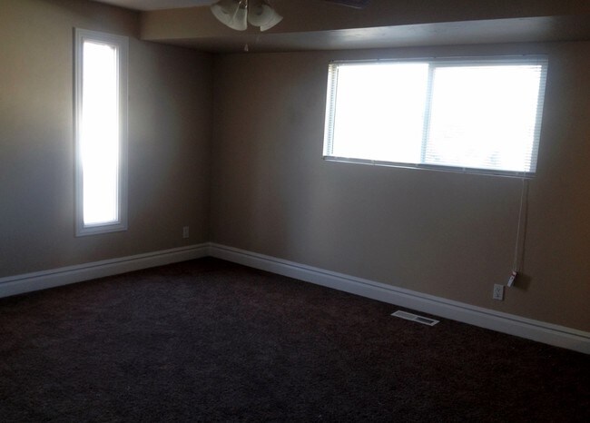 Building Photo - 1391 E McCormick Way