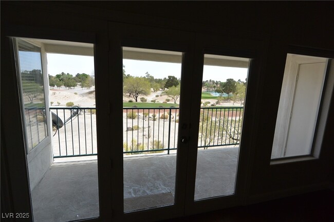 Building Photo - 7645 Rolling View Dr