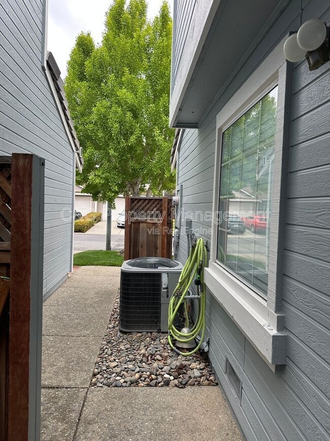 Foto del edificio - 180 Pelican Loop