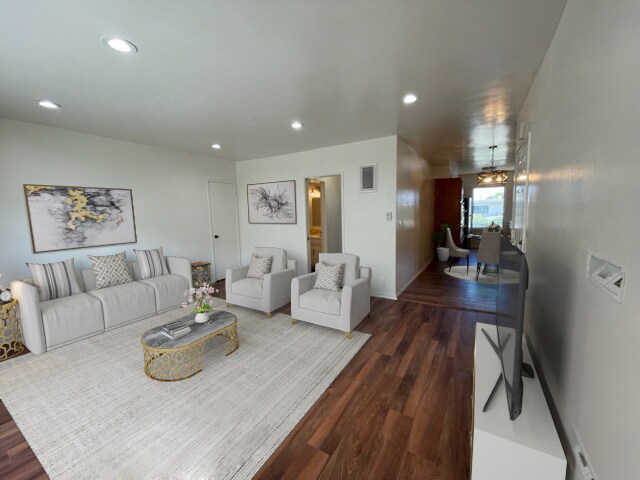 living room - 829 Euclid St