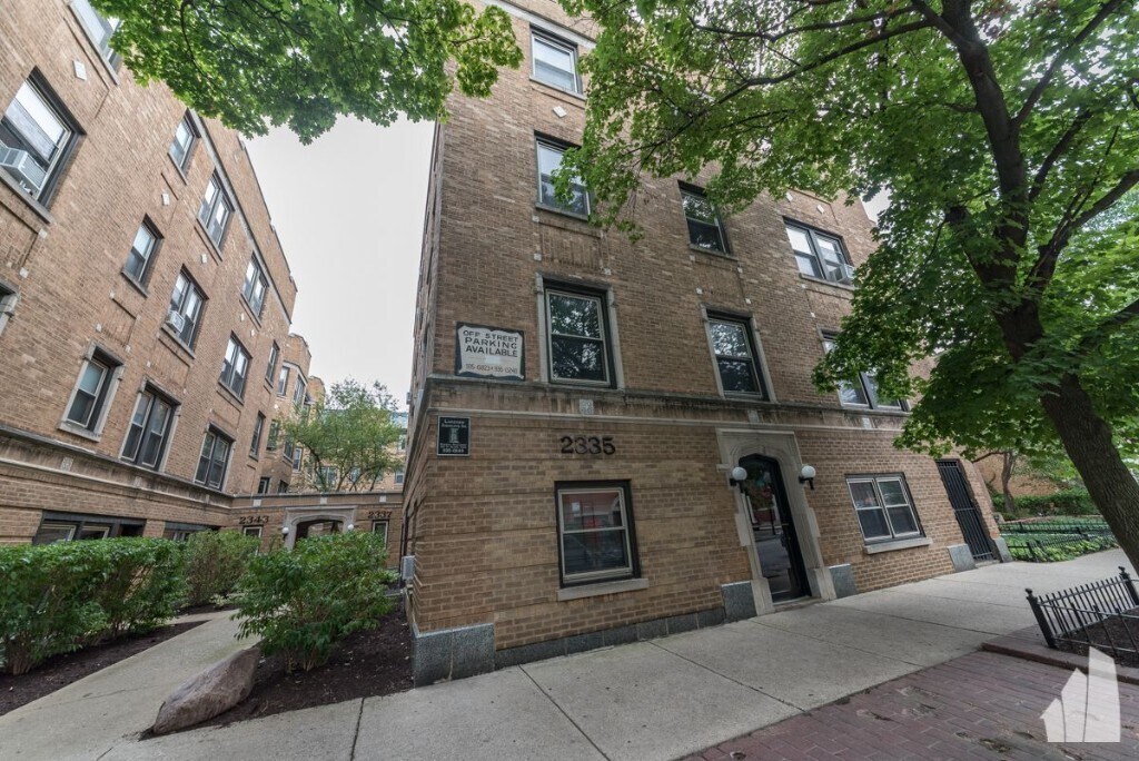 Primary Photo - 2334 N Geneva Ter