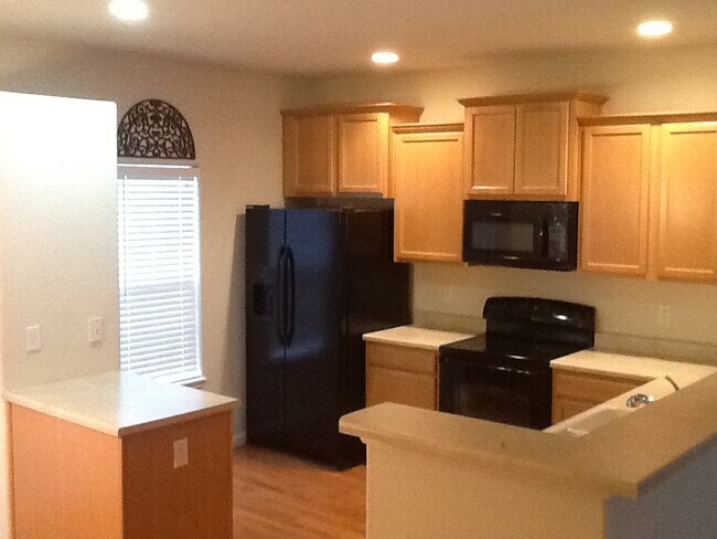 Foto del edificio - 936 Burning Bush Point