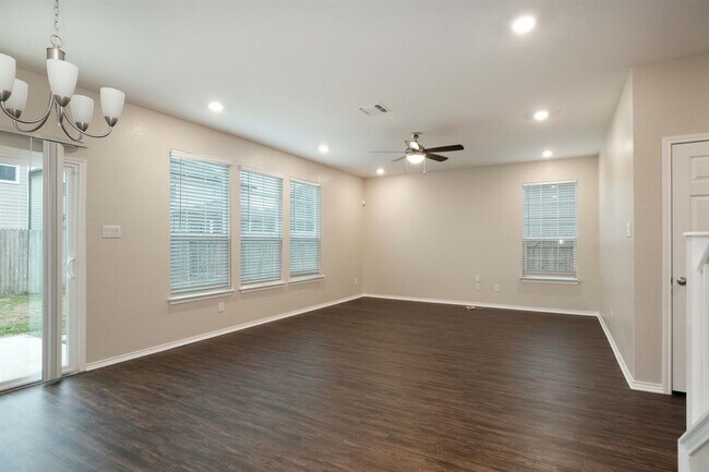 Building Photo - 2017 Rhett's Pl