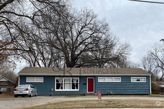 Building Photo - 1919 S Joplin St