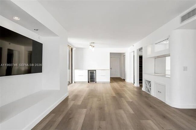 Photo - 6061 Collins Ave Apartment