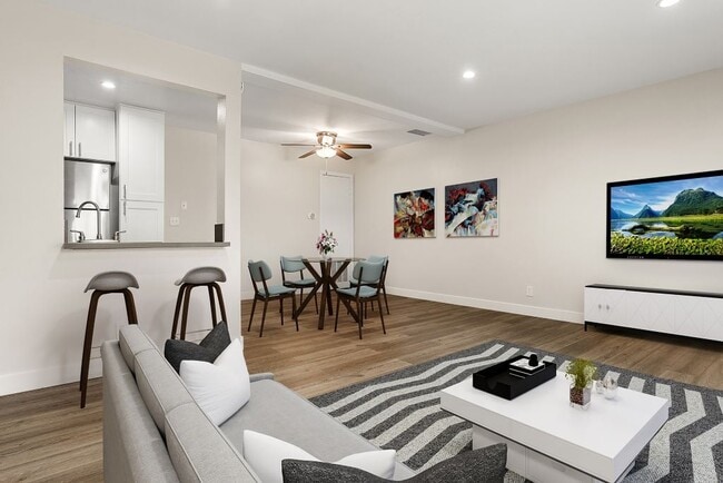 Building Photo - The Meadows at Westlake Village