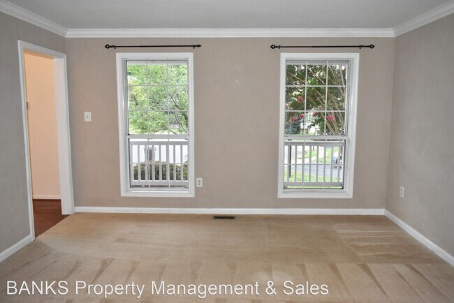 Building Photo - 5 br, 3.5 bath House - 12 Harry Court
