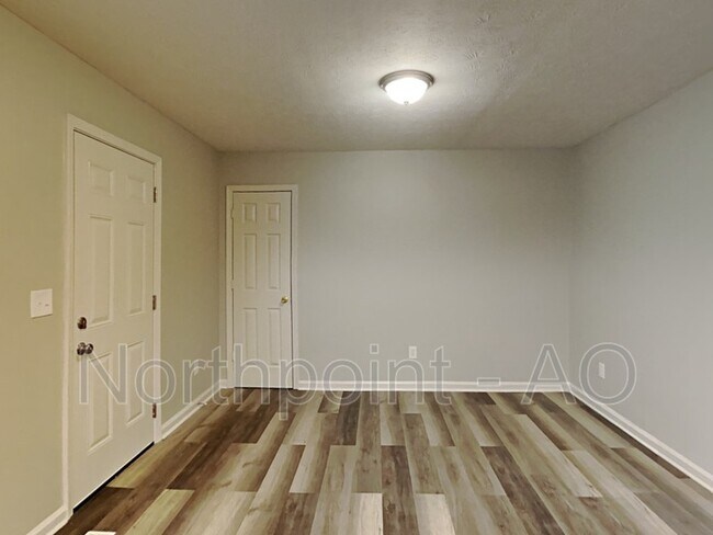 Foto del edificio - 649 Carlton Rd