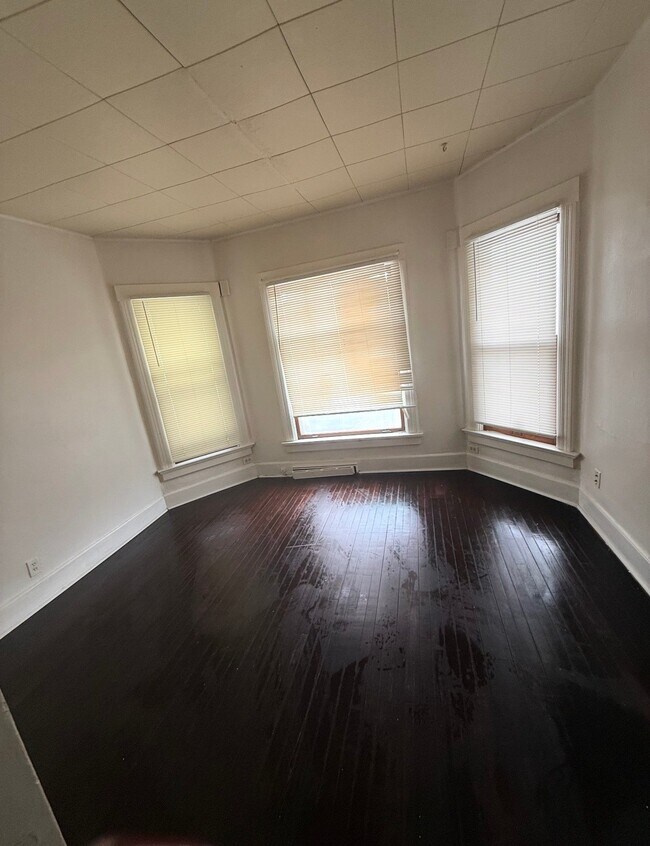 Foto del edificio - 922 E Hamilton St