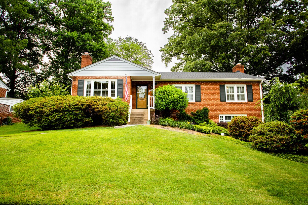 3163 Patrick Henry Dr, Falls Church, VA 22044 House Rental in Falls Church, VA