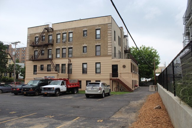Foto del edificio - 44 Franklin Ave
