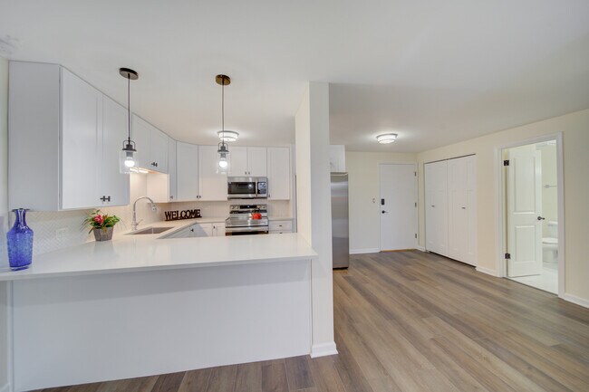 Foto del edificio - 2333 N Neva Ave