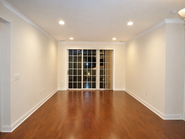 Photo - 600 Commodore Ct-2620 Apartment
