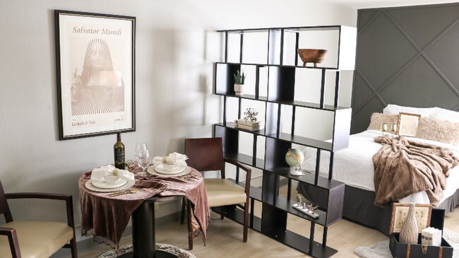 Foto del edificio - 6175 W Grand Ave