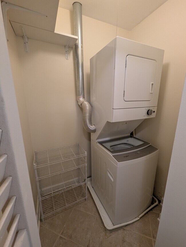 Foto del edificio - 16W465 Mockingbird Ln