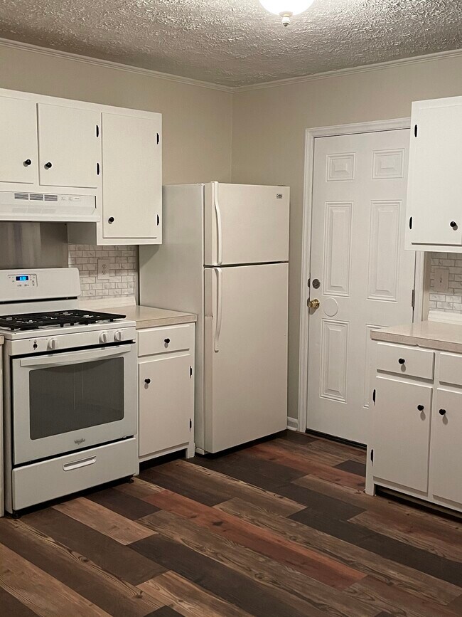 Kitchen angle 1 - 2479 Annas Dr