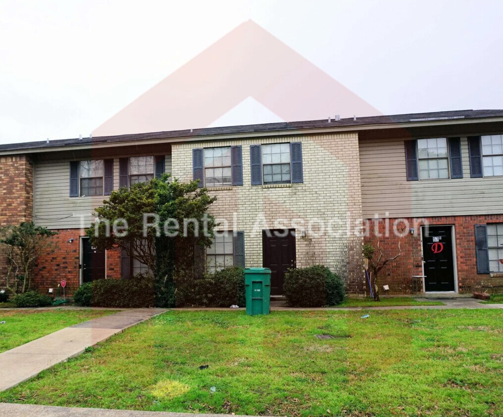 Primary Photo - 57 W Elmwood Dr
