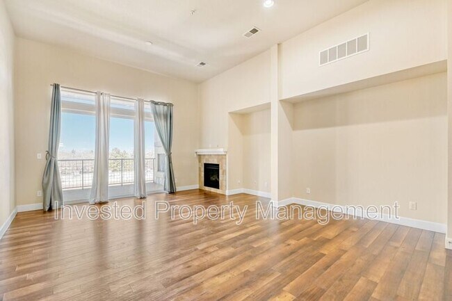 Foto del edificio - 305 Inverness Way S