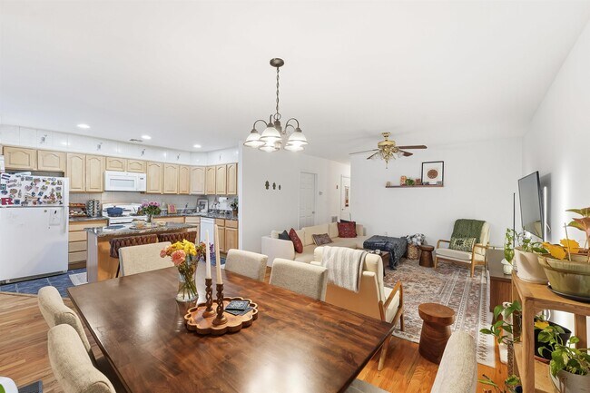 Foto del edificio - 62 Monroe St