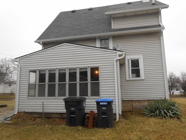 Building Photo - 654 E Glenwood Ave