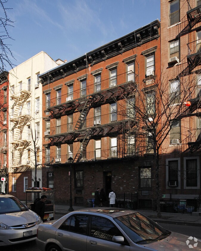 Primary Photo - 445 W 46th St
