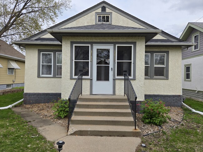 Entrance - 3839 24th Ave S