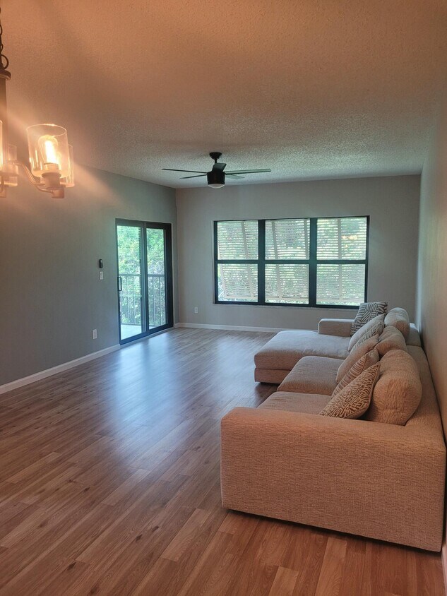 Primary Photo - 6175 S Mirror Lake Dr