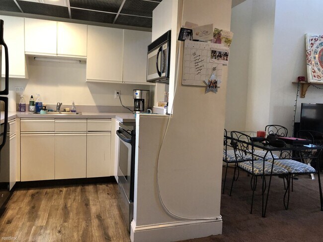Foto del edificio - 3 br, 2 bath Apartment - 1722 Wallace Street