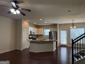 Building Photo - 2660 Maple Leaf Terrace