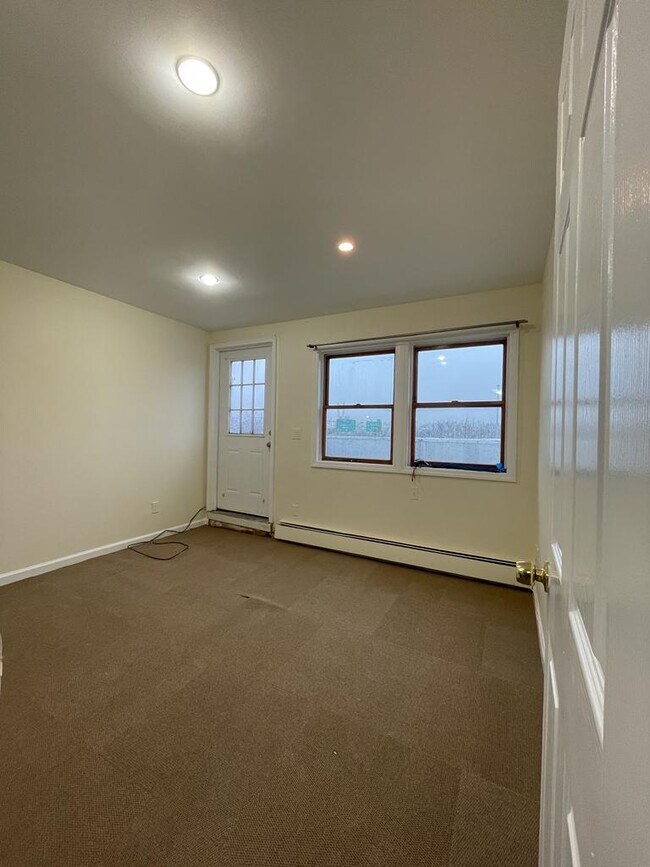 Building Photo - 6040 55th Dr