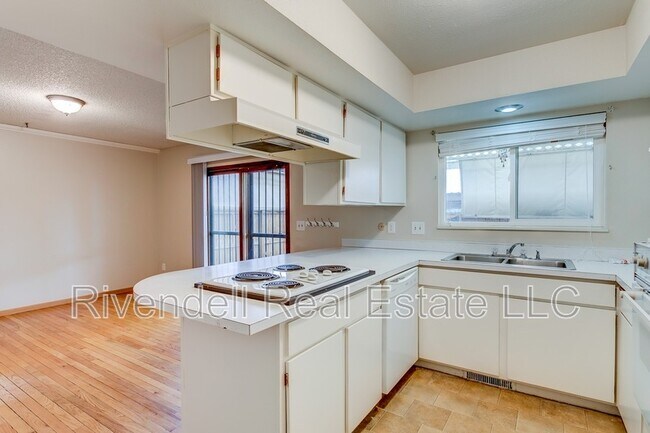 Foto del edificio - 9115 E Oxford Dr