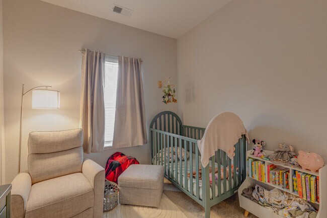 Foto del edificio - 2001 Laycock Ln