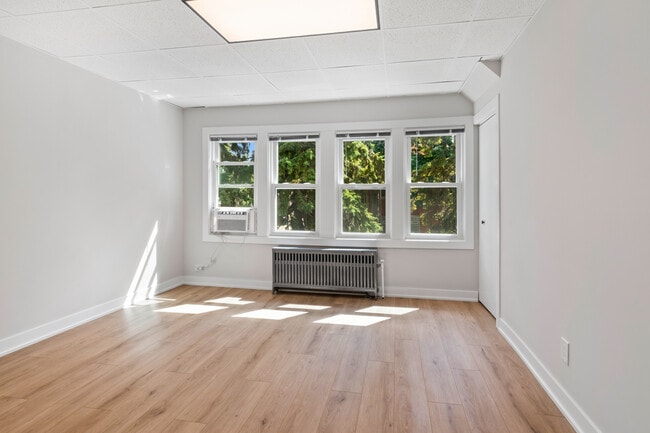 Building Photo - 5002 W Gunnison St