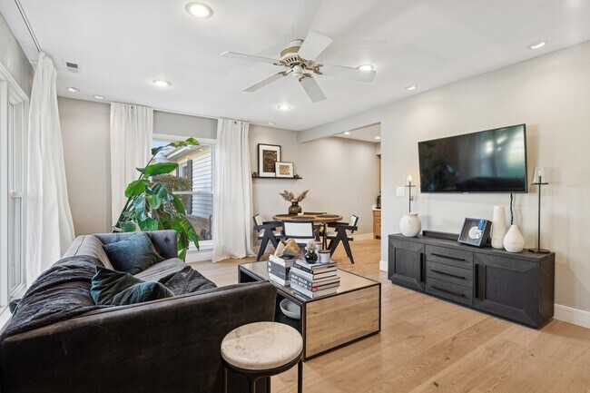 Foto del edificio - 837 Pahl Rd