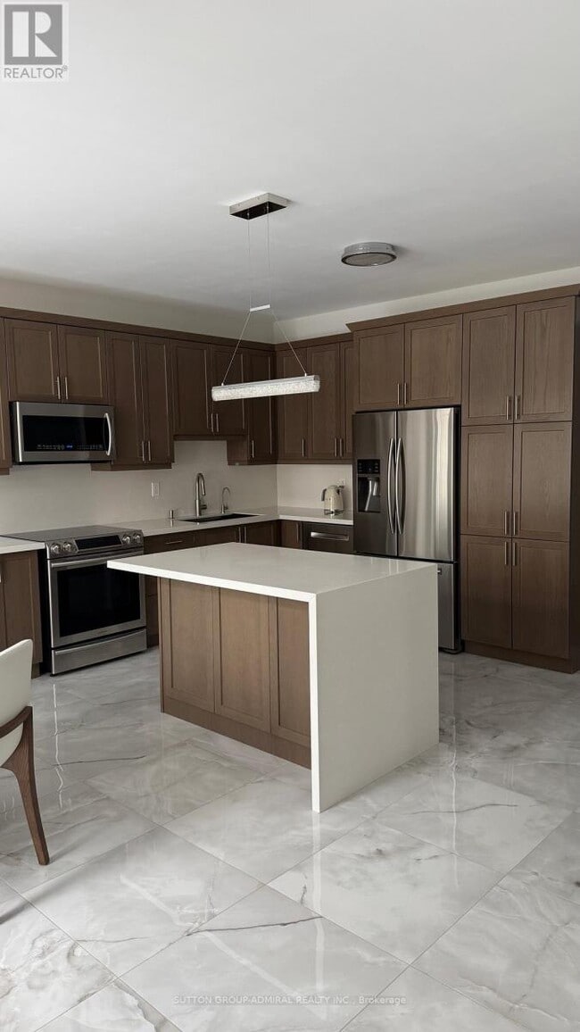 Photo du bâtiment - 80 Inverness Wy