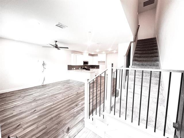 Building Photo - 925 Utica Dr