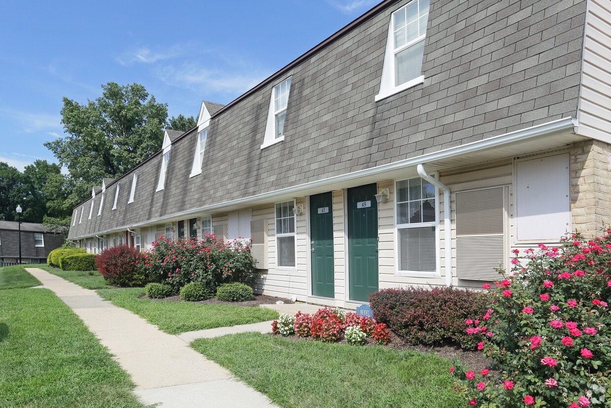 Primary Photo - Townhomes at Rivers Gate