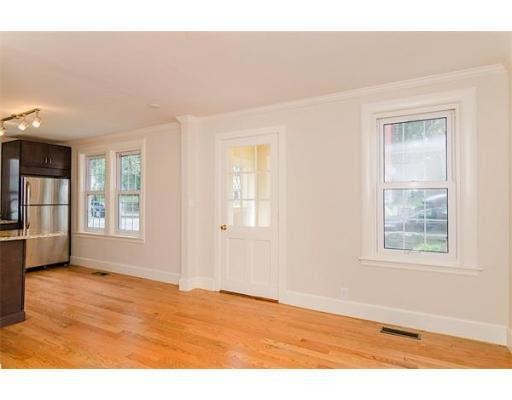 Building Photo - 2 Braemore Rd