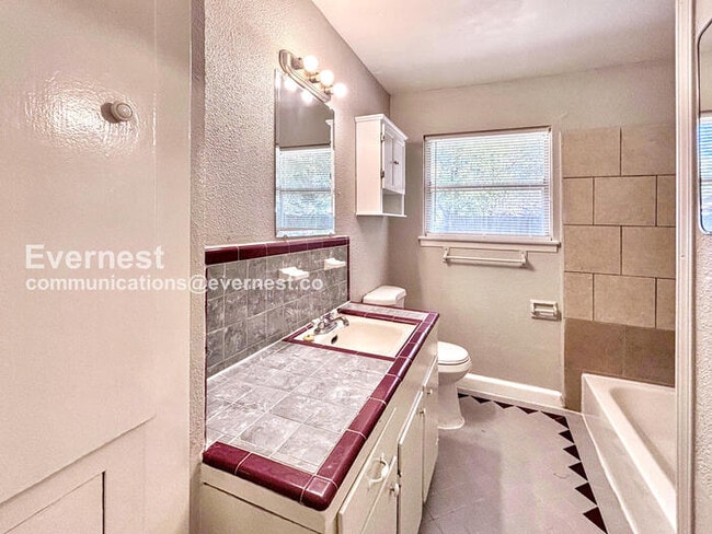 Building Photo - 3719 Dumbarton Rd