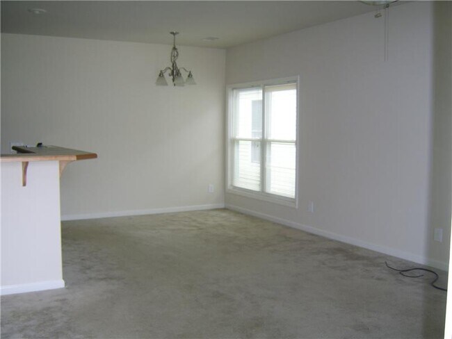 Building Photo - 456 Juliette Ln