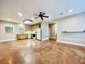 Building Photo - 705 Smith Dr