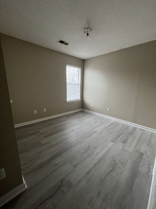 Building Photo - Charming 3-Bedroom Home in Memphis – Styli...