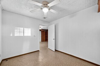 Building Photo - 3817 Anita St