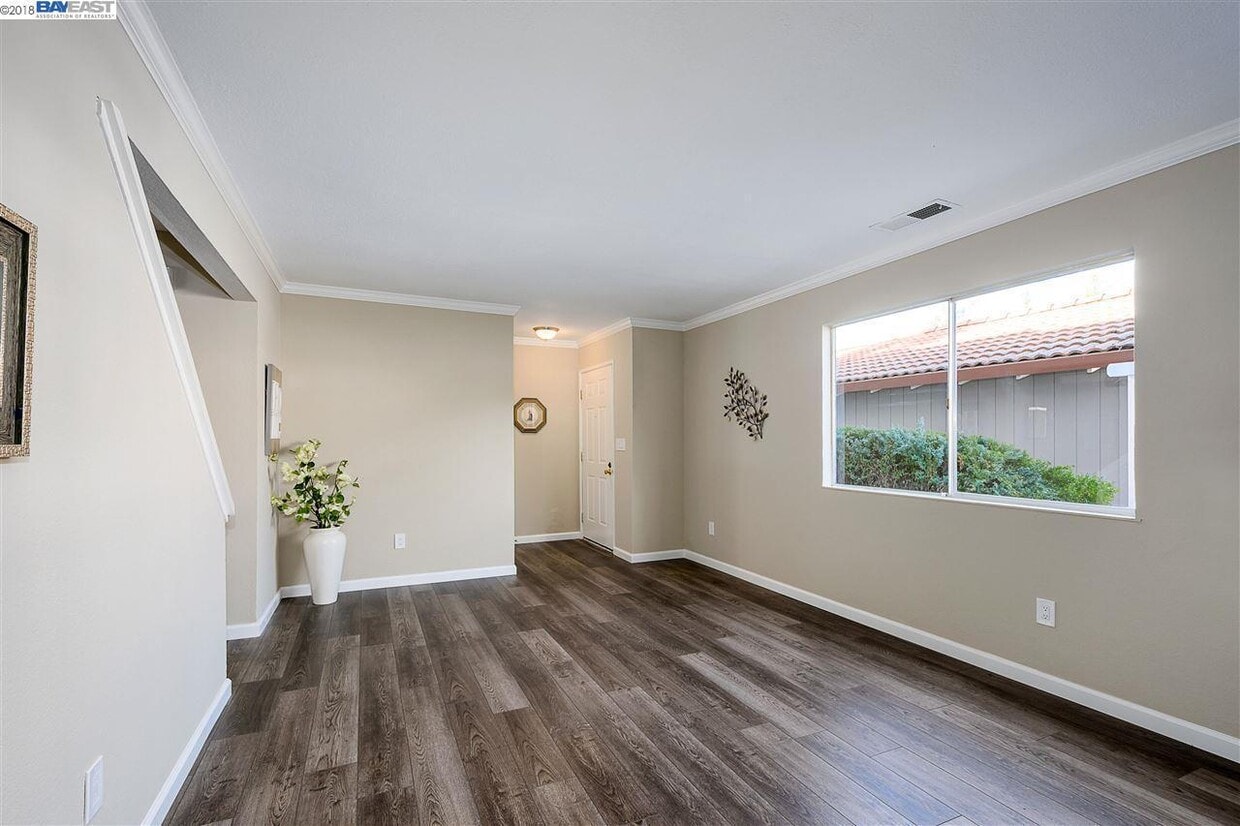 Building Photo - 726 St Michael Cir