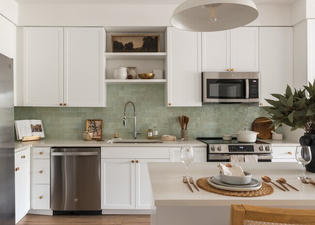 Building Photo - The Mia