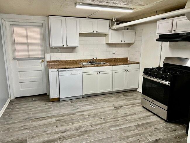 Building Photo - 3425 N Monticello Ave