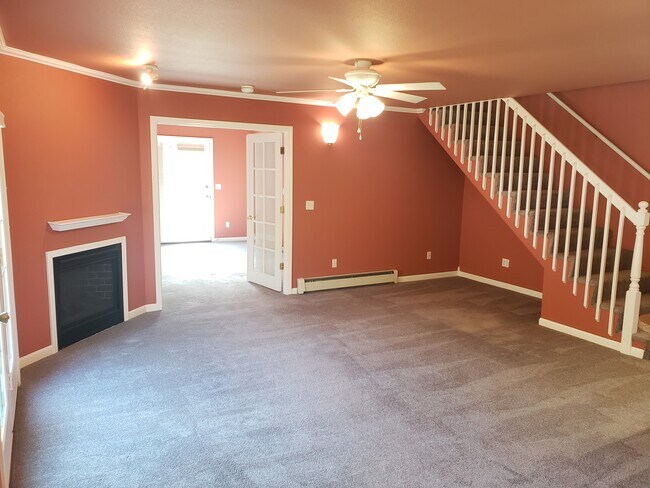 Building Photo - 16691 River Heights Loop
