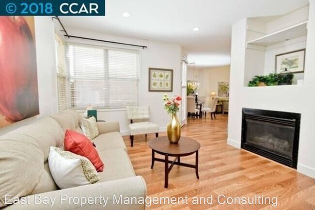 Foto del edificio - 3 br, 2.5 bath House - 12 Poppy Hills Ln